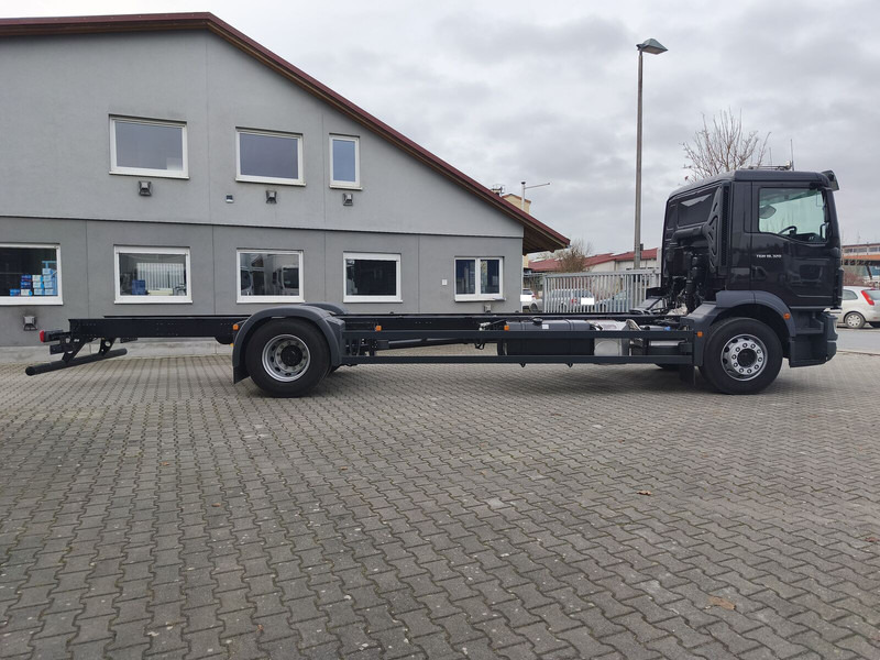 MAN TGM 18.320 TGM 18.320 4x2 BL CH Fahrgestell Euro 6 Rechtslenker - Chassis vrachtwagen: afbeelding 4 MAN TGM 18.320 TGM 18.320 4x2 BL CH Fahrgestell Euro 6 Rechtslenker - Chassis vrachtwagen: afbeelding 4