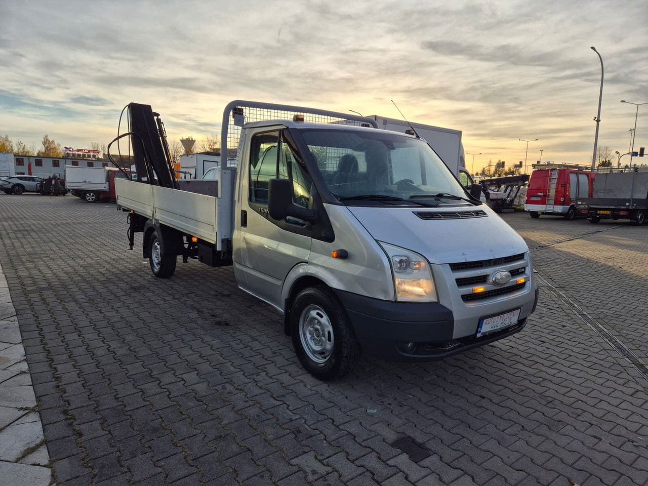 Ford Transit 350 2.4 TDCi / Very Strong Hiab / 1 Owner / Serviced - Bestelwagen open laadbak: afbeelding 4 Ford Transit 350 2.4 TDCi / Very Strong Hiab / 1 Owner / Serviced - Bestelwagen open laadbak: afbeelding 4