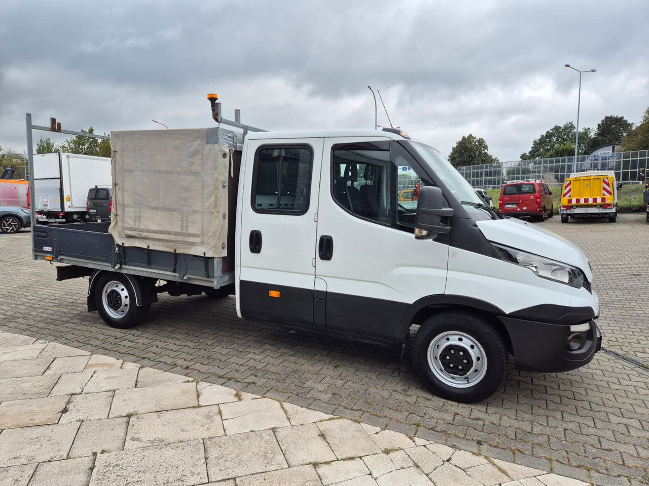 IVECO Daily 35 35S15 / Doka / 1 Owner / LOW KM / 7 Seats - Bestelwagen open laadbak: afbeelding 5 IVECO Daily 35 35S15 / Doka / 1 Owner / LOW KM / 7 Seats - Bestelwagen open laadbak: afbeelding 5