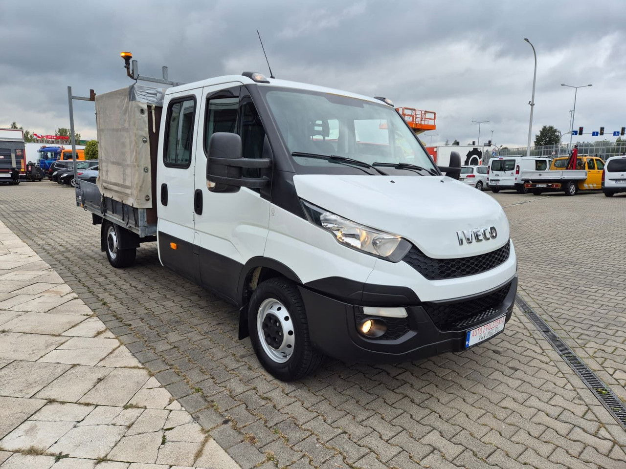 IVECO Daily 35 35S15 / Doka / 1 Owner / LOW KM / 7 Seats - Bestelwagen open laadbak: afbeelding 4 IVECO Daily 35 35S15 / Doka / 1 Owner / LOW KM / 7 Seats - Bestelwagen open laadbak: afbeelding 4