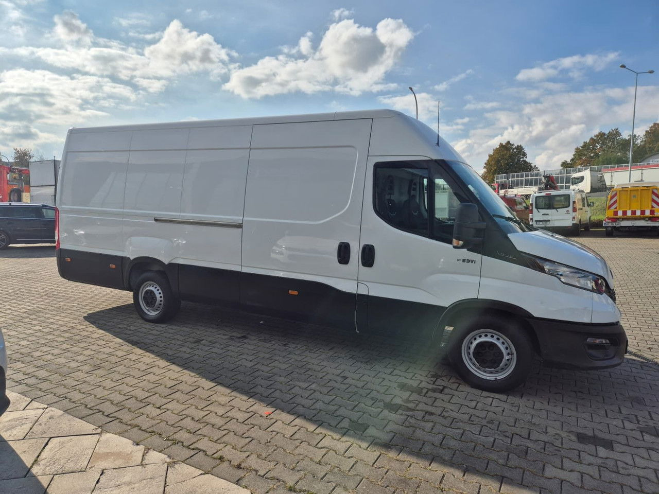 Iveco Daily 35S14 L4H3 / 1 Owner / Works Great - Gesloten bestelwagen: afbeelding 5 Iveco Daily 35S14 L4H3 / 1 Owner / Works Great - Gesloten bestelwagen: afbeelding 5