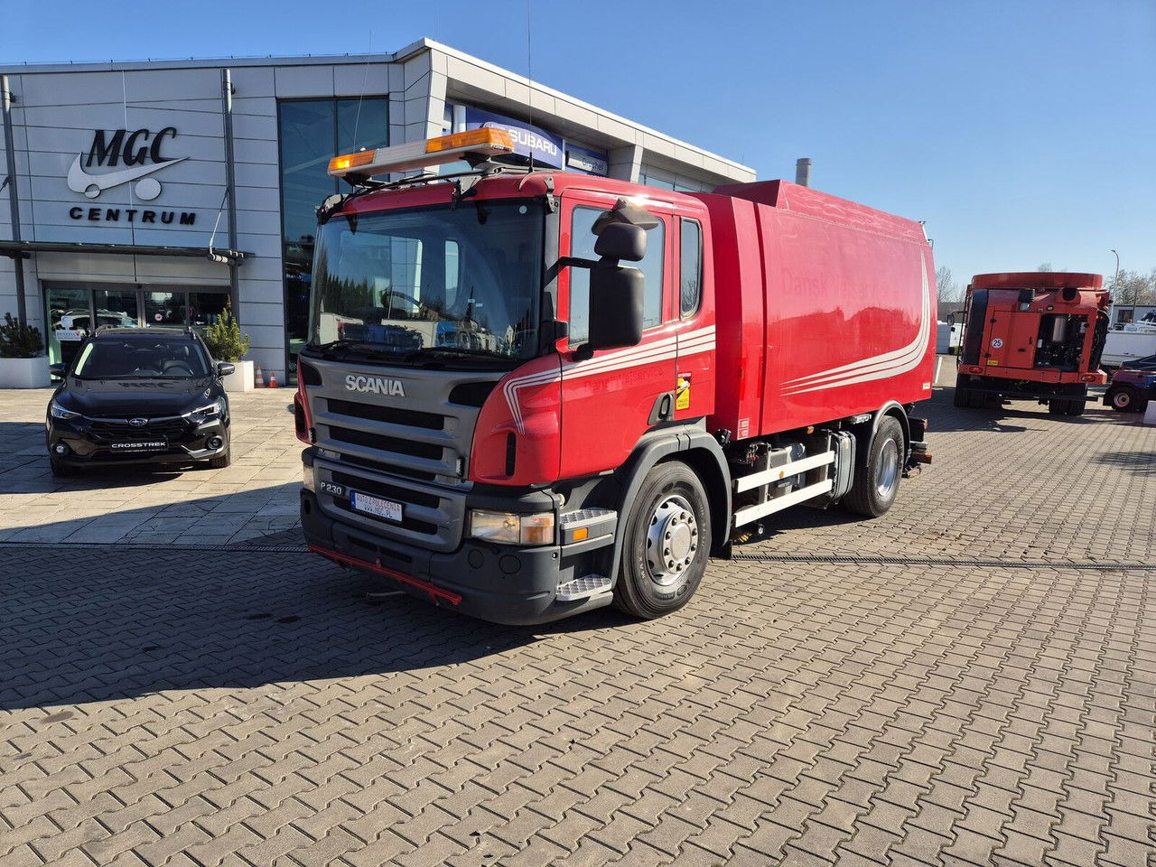 Scania P230 4X2 / Sweeper / Johnston VX800 / Sprayer / LOW Mileage / - Veegwagen: afbeelding 1 Scania P230 4X2 / Sweeper / Johnston VX800 / Sprayer / LOW Mileage / - Veegwagen: afbeelding 1