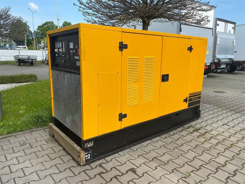 Sdmo NS 60 W M, Silent generator 60kVA, 48KW - Industrie generator: afbeelding 2 Sdmo NS 60 W M, Silent generator 60kVA, 48KW - Industrie generator: afbeelding 2