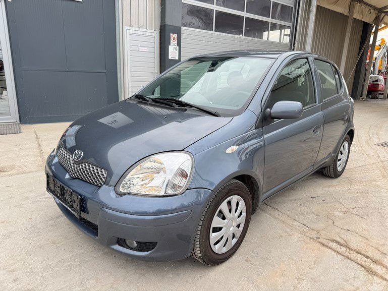 Toyota Yaris 1.3 - Petrol - 5 Doors - AC - Andere machine: afbeelding 1 Toyota Yaris 1.3 - Petrol - 5 Doors - AC - Andere machine: afbeelding 1