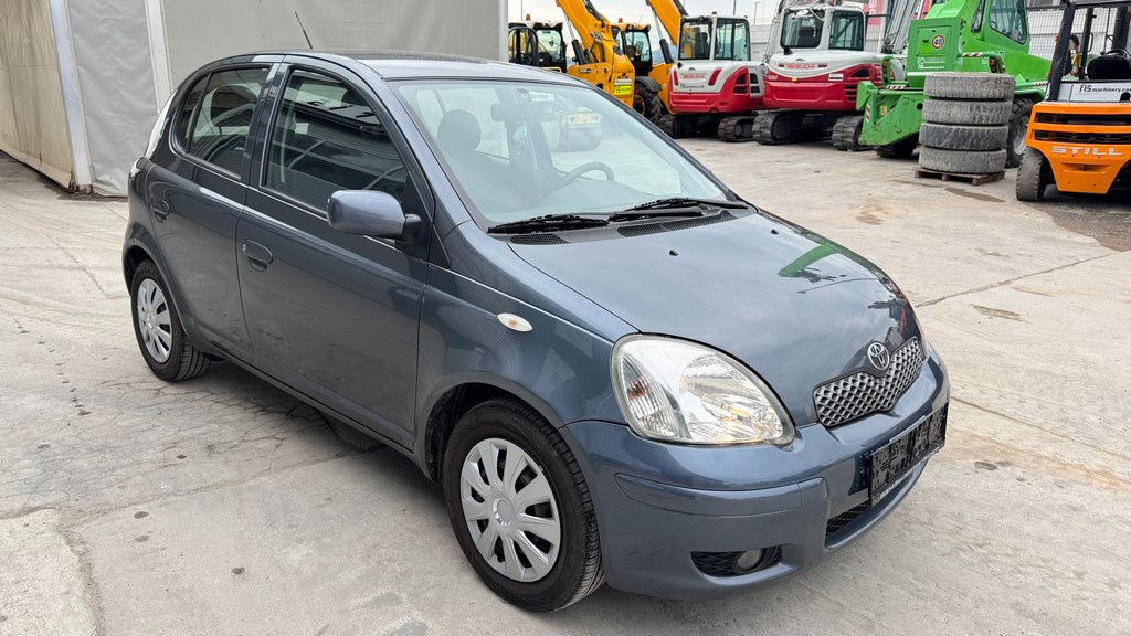 Toyota Yaris 1.3 - Petrol - 5 Doors - AC - Andere machine: afbeelding 2 Toyota Yaris 1.3 - Petrol - 5 Doors - AC - Andere machine: afbeelding 2