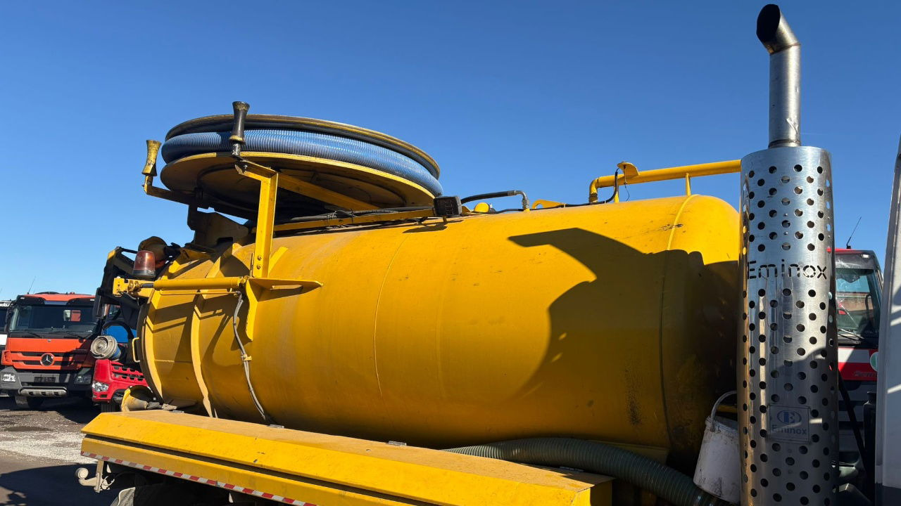 DAF AE55 4x2 vacuum + pressure truck - 8000 liters - Vacuümwagen: afbeelding 4 DAF AE55 4x2 vacuum + pressure truck - 8000 liters - Vacuümwagen: afbeelding 4