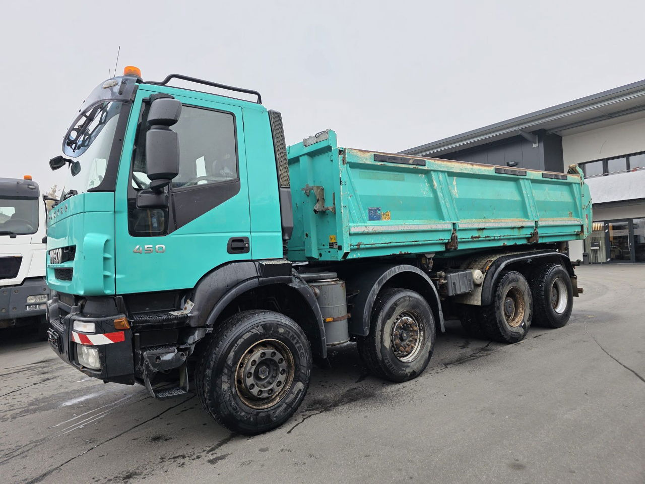 Iveco Trakker AD340T45 8x4 bordmatic tipper - retarder - Kipper vrachtwagen: afbeelding 2 Iveco Trakker AD340T45 8x4 bordmatic tipper - retarder - Kipper vrachtwagen: afbeelding 2