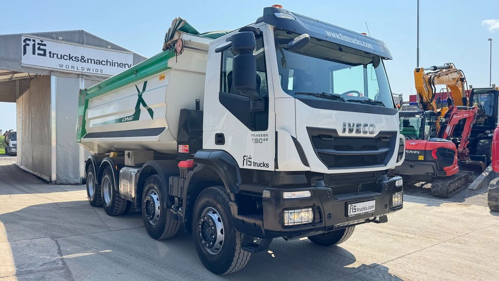 Iveco Trakker AD410T45 8x4 20m3 - hydr. back - 72.000km - Kipper vrachtwagen: afbeelding 3 Iveco Trakker AD410T45 8x4 20m3 - hydr. back - 72.000km - Kipper vrachtwagen: afbeelding 3