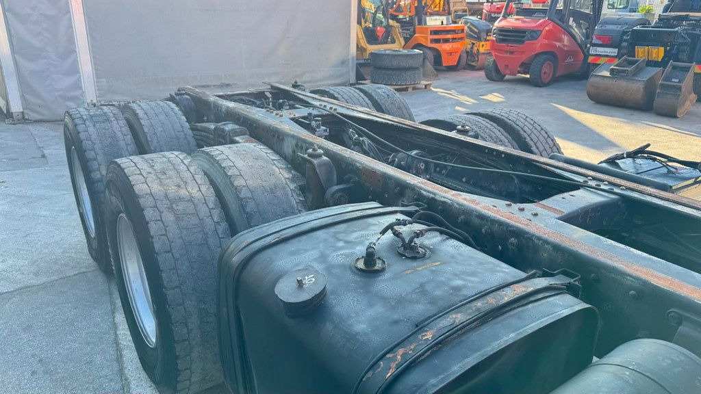 MAN 32.322 8x4 chassis - spring - Chassis vrachtwagen: afbeelding 4 MAN 32.322 8x4 chassis - spring - Chassis vrachtwagen: afbeelding 4