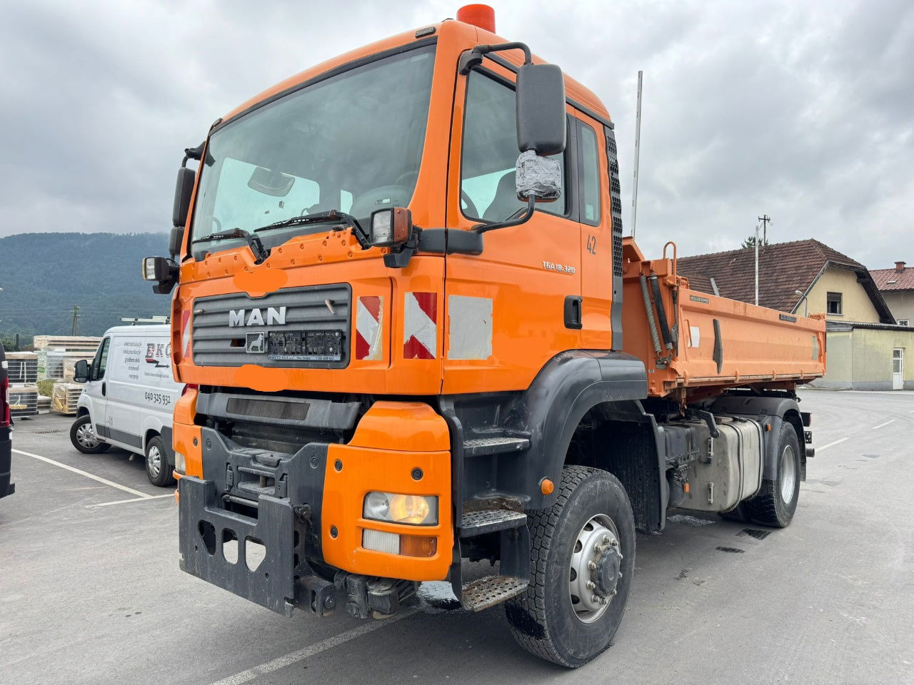 MAN TGA 18.320 4X4 meiller tipper - euro 4 - Kipper vrachtwagen: afbeelding 1 MAN TGA 18.320 4X4 meiller tipper - euro 4 - Kipper vrachtwagen: afbeelding 1