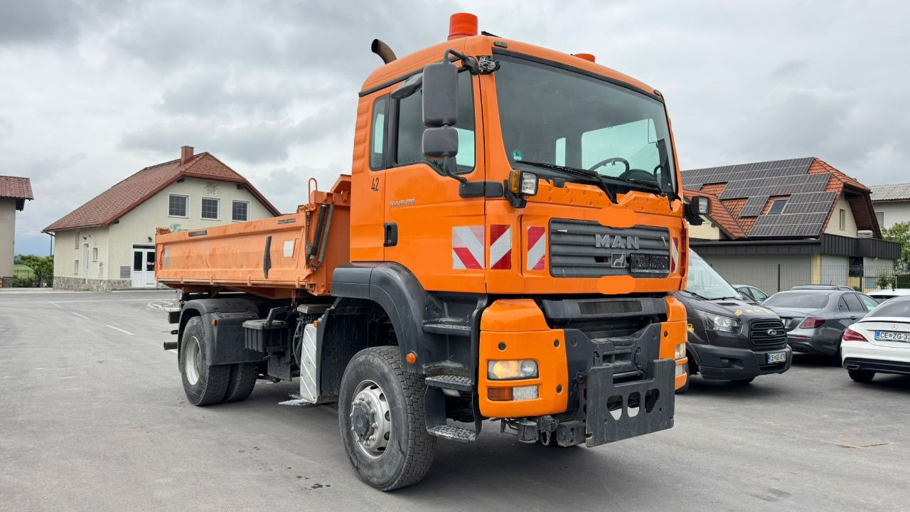 MAN TGA 18.320 4X4 meiller tipper - euro 4 - Kipper vrachtwagen: afbeelding 3 MAN TGA 18.320 4X4 meiller tipper - euro 4 - Kipper vrachtwagen: afbeelding 3