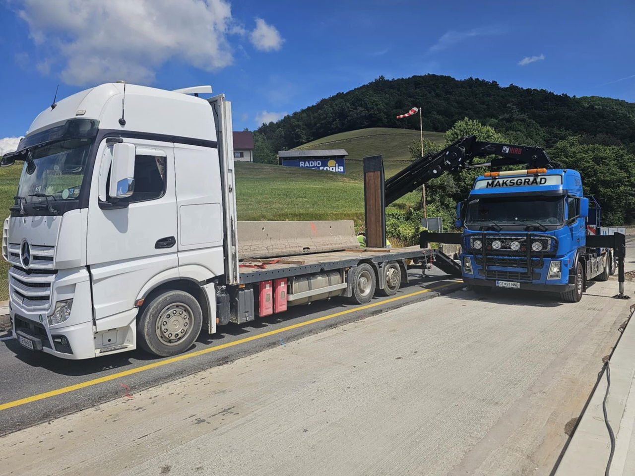 Mercedes-Benz Actros 2545 6x2 transporter - steering axle - 7.8M - Autovrachtwagen vrachtwagen: afbeelding 3 Mercedes-Benz Actros 2545 6x2 transporter - steering axle - 7.8M - Autovrachtwagen vrachtwagen: afbeelding 3