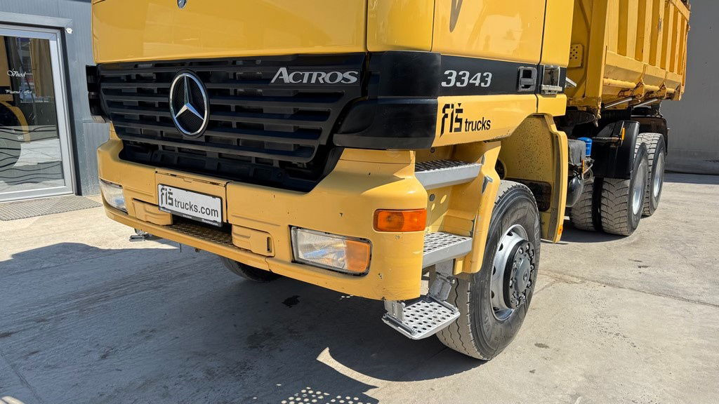 Mercedes-Benz Actros 3343 AK 6x6 3 meiller tipper - bordmatic - Kipper vrachtwagen: afbeelding 2 Mercedes-Benz Actros 3343 AK 6x6 3 meiller tipper - bordmatic - Kipper vrachtwagen: afbeelding 2