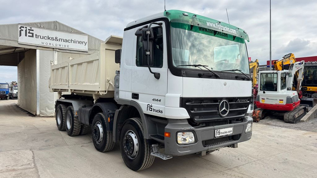 Mercedes-Benz Actros 4144 K 8x4 3 sided tipper - 1st owner - Kipper vrachtwagen: afbeelding 3 Mercedes-Benz Actros 4144 K 8x4 3 sided tipper - 1st owner - Kipper vrachtwagen: afbeelding 3
