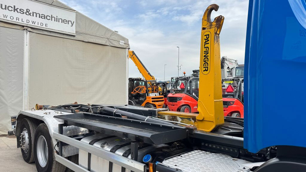 Scania P 360 6x2 palfinger abroll tipper - steering axle - Containertransporter/ Wissellaadbak vrachtwagen: afbeelding 4 Scania P 360 6x2 palfinger abroll tipper - steering axle - Containertransporter/ Wissellaadbak vrachtwagen: afbeelding 4