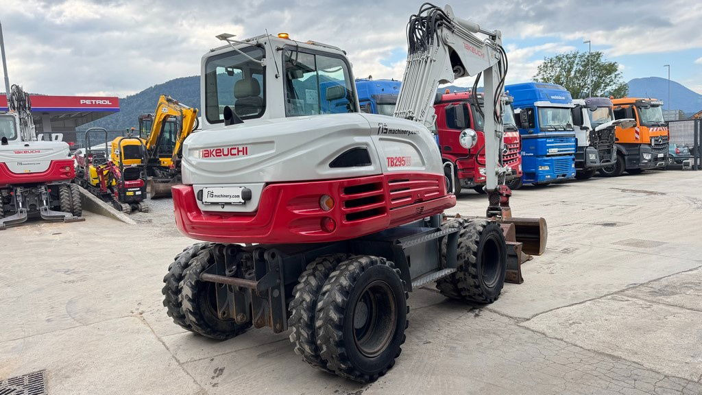 Takeuchi TB295W - 2014 Year - Powertilt - 3X Buckets - Mobiele graafmachine: afbeelding 4 Takeuchi TB295W - 2014 Year - Powertilt - 3X Buckets - Mobiele graafmachine: afbeelding 4