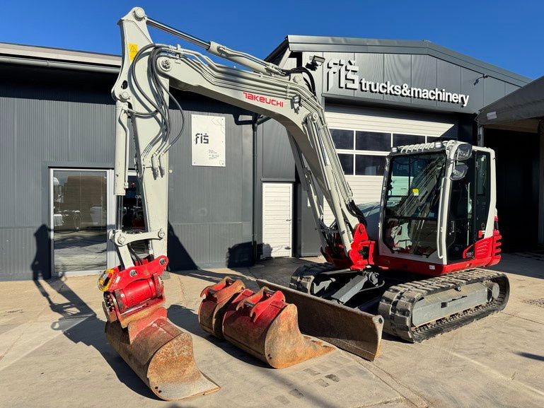 Takeuchi Takeuchi TB290-2 - 2022 Year - Powertilt - 3X Buckets - 945 Hours - Minigraafmachine: afbeelding 1 Takeuchi Takeuchi TB290-2 - 2022 Year - Powertilt - 3X Buckets - 945 Hours - Minigraafmachine: afbeelding 1
