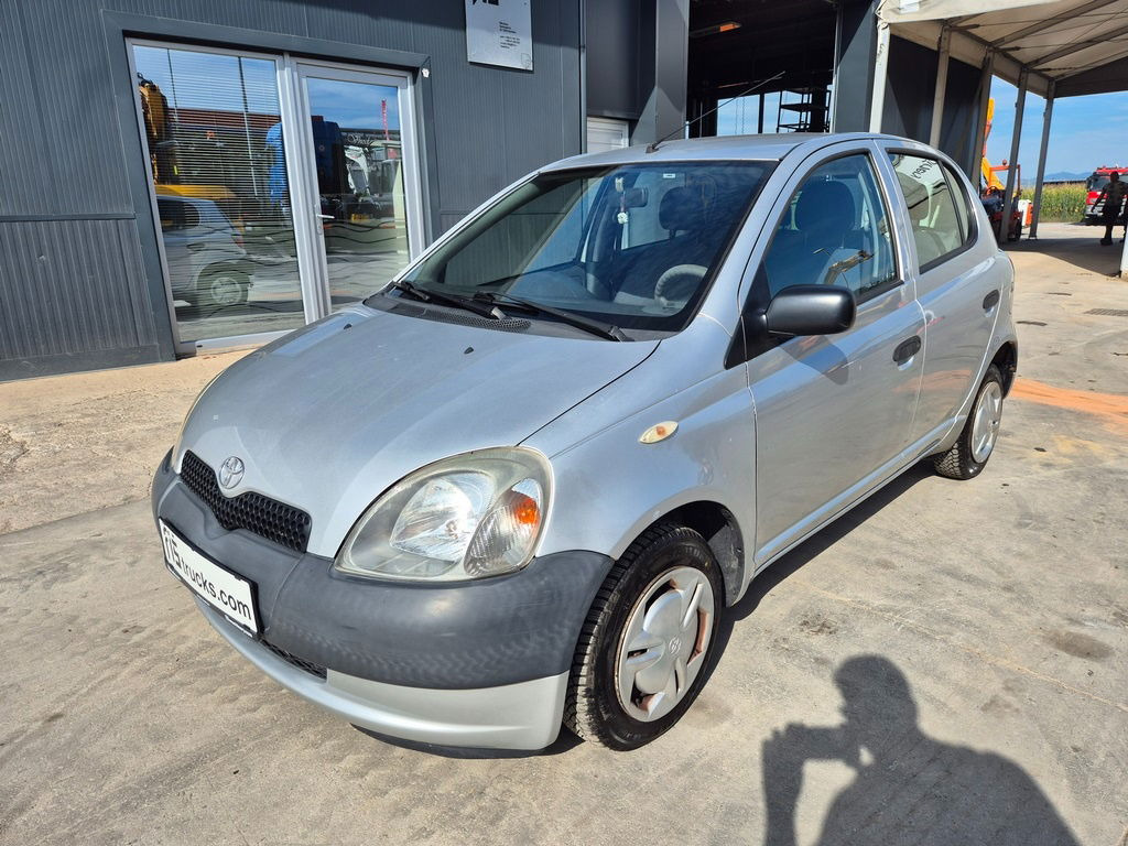 Toyota Yaris 1.0 - Petrol - 5 Doors - AC - Hatchback: afbeelding 1 Toyota Yaris 1.0 - Petrol - 5 Doors - AC - Hatchback: afbeelding 1