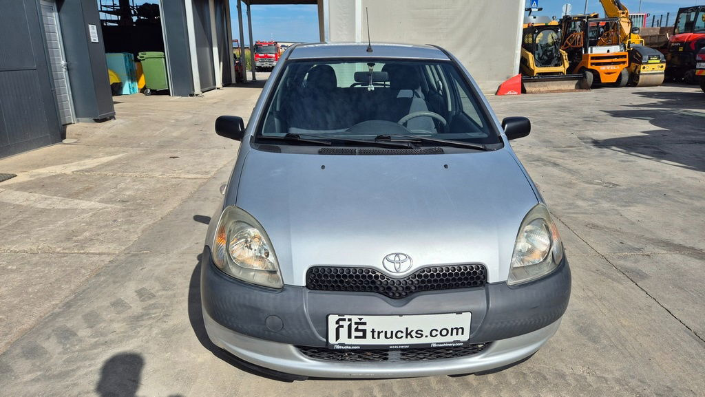 Toyota Yaris 1.0 - Petrol - 5 Doors - AC - Hatchback: afbeelding 3 Toyota Yaris 1.0 - Petrol - 5 Doors - AC - Hatchback: afbeelding 3