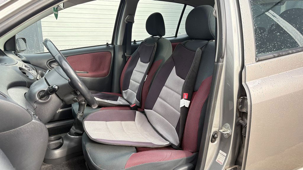 Leasing Toyota Yaris 1.3 - Petrol - 5 Doors - AC Toyota Yaris 1.3 - Petrol - 5 Doors - AC: afbeelding 7 Leasing Toyota Yaris 1.3 - Petrol - 5 Doors - AC Toyota Yaris 1.3 - Petrol - 5 Doors - AC: afbeelding 7