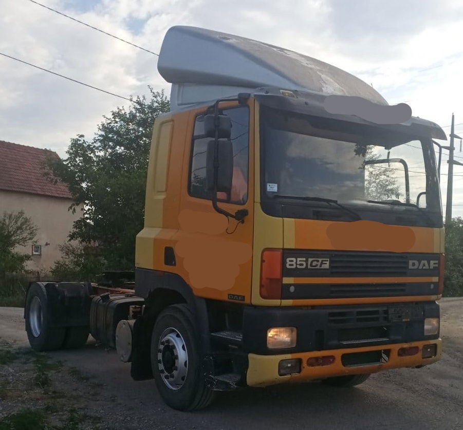 DAF CF 85.430 4x2 tractor unit - euro 2 - manual ZF - Trekker: afbeelding 3 DAF CF 85.430 4x2 tractor unit - euro 2 - manual ZF - Trekker: afbeelding 3