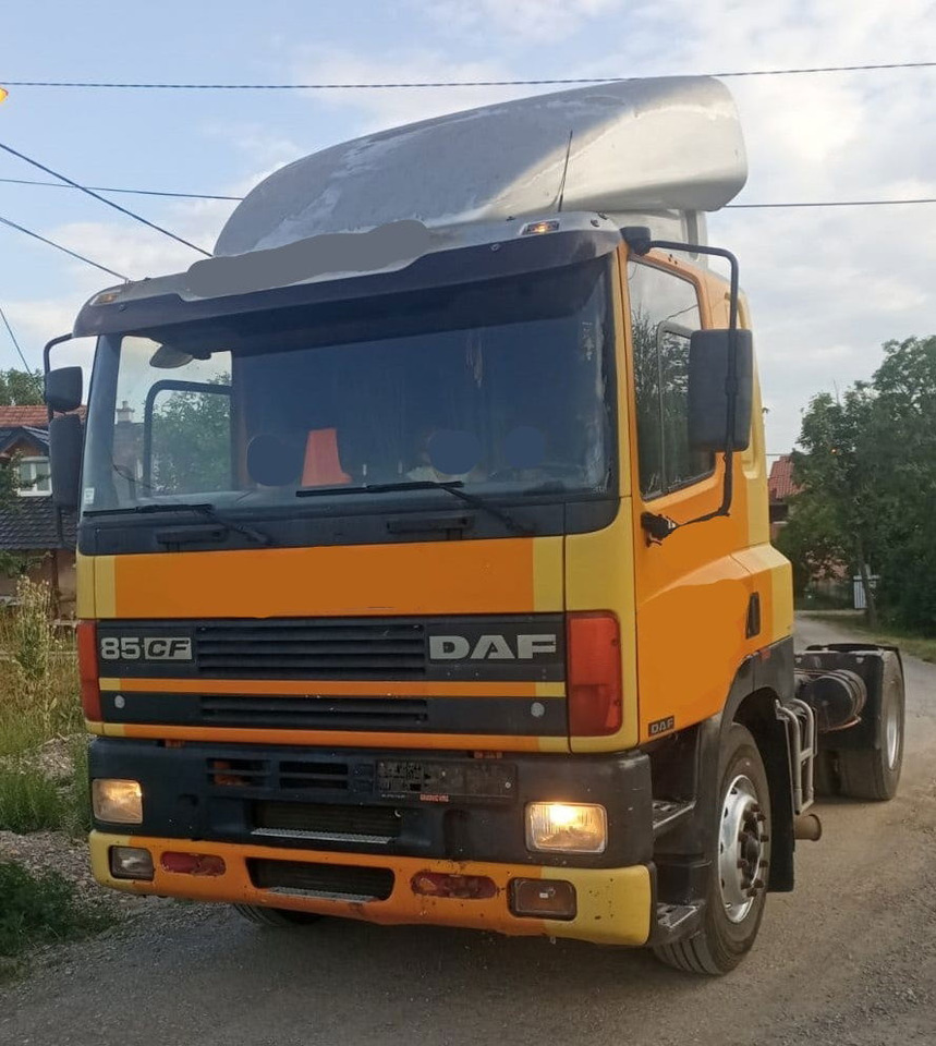 DAF CF 85.430 4x2 tractor unit - euro 2 - manual ZF - Trekker: afbeelding 1 DAF CF 85.430 4x2 tractor unit - euro 2 - manual ZF - Trekker: afbeelding 1