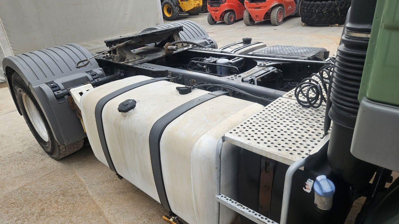 Mercedes-Benz Actros 1841 LS - tipper hydraulics - retarder - Trekker: afbeelding 4 Mercedes-Benz Actros 1841 LS - tipper hydraulics - retarder - Trekker: afbeelding 4