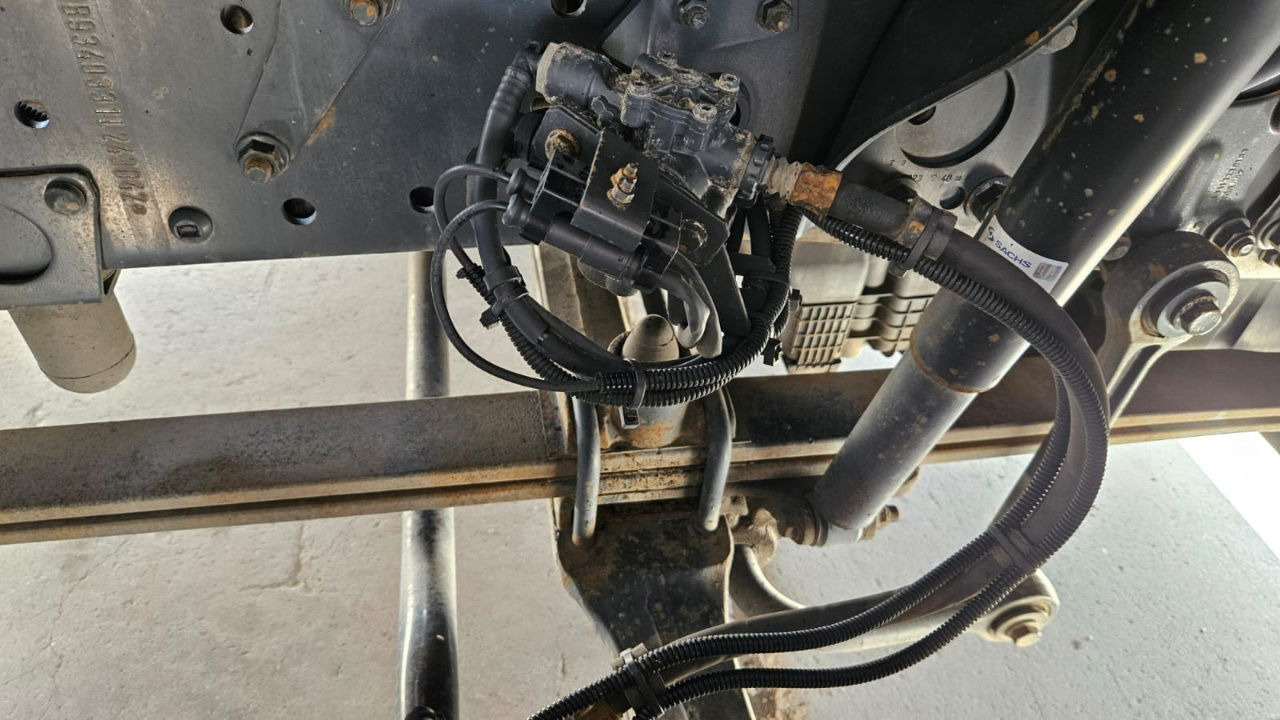 Leasing  Mercedes-Benz Actros 1844 LS 4x2 tractor unit Mercedes-Benz Actros 1844 LS 4x2 tractor unit: afbeelding 13