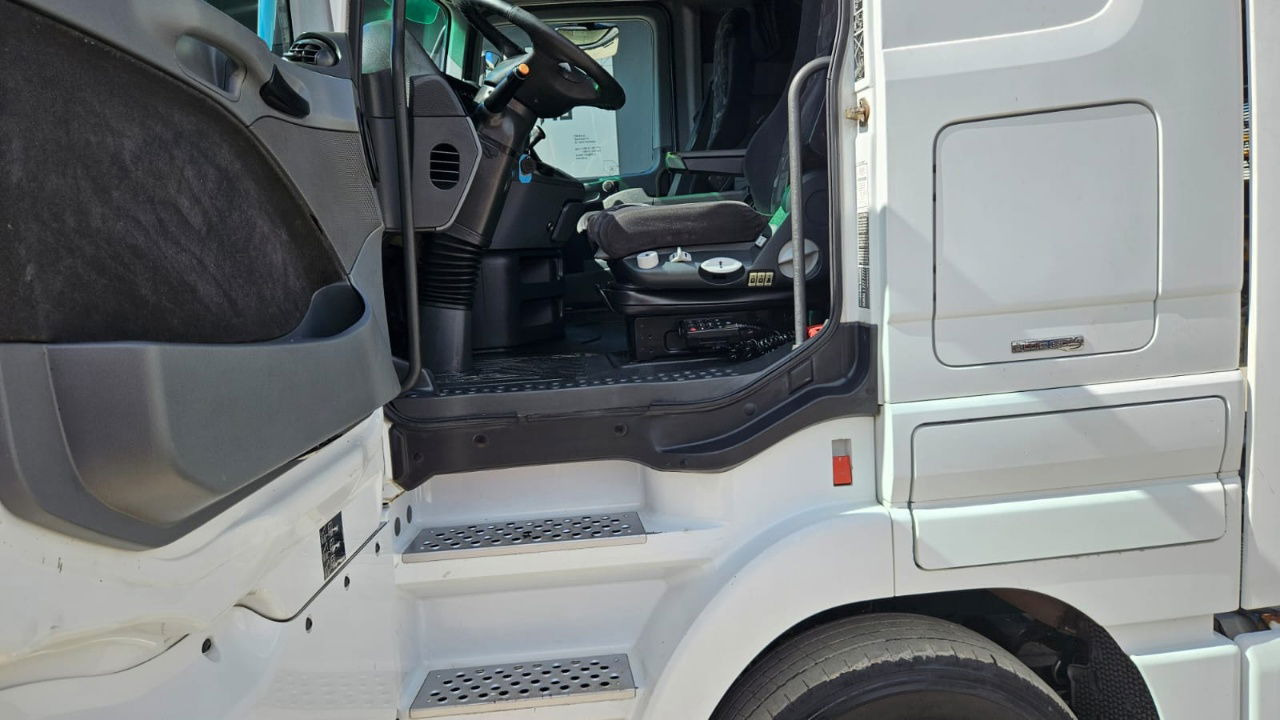 Leasing  Mercedes-Benz Actros 1844 LS 4x2 tractor unit Mercedes-Benz Actros 1844 LS 4x2 tractor unit: afbeelding 19