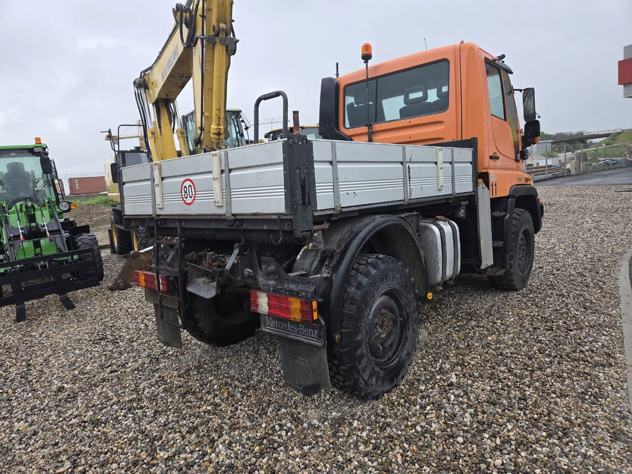 Unimog U300 4x4 - tipper - Kipper vrachtwagen: afbeelding 4 Unimog U300 4x4 - tipper - Kipper vrachtwagen: afbeelding 4