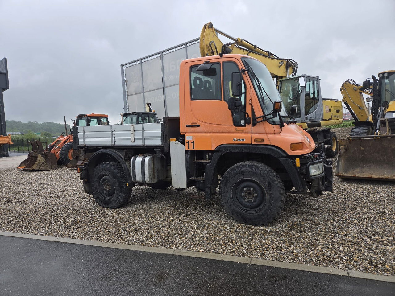 Unimog U300 4x4 - tipper - Kipper vrachtwagen: afbeelding 2 Unimog U300 4x4 - tipper - Kipper vrachtwagen: afbeelding 2