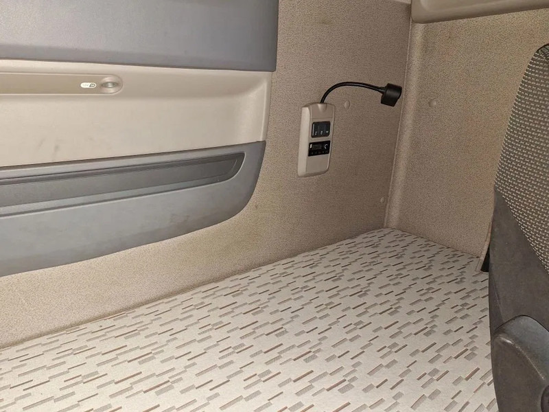 Trekker DAF XF 460 XF 460 MET ZF RETARDER: afbeelding 12 Trekker DAF XF 460 XF 460 MET ZF RETARDER: afbeelding 12