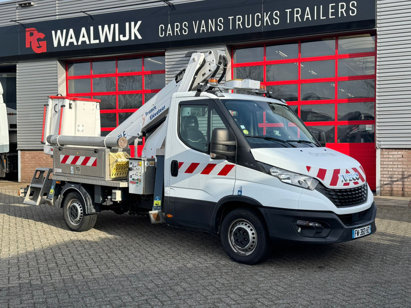 Iveco Daily 35S14 Werkhoogte 14 mtr, 221 draaiuren 18.215 km - Bestelwagen: afbeelding 1 Iveco Daily 35S14 Werkhoogte 14 mtr, 221 draaiuren 18.215 km - Bestelwagen: afbeelding 1