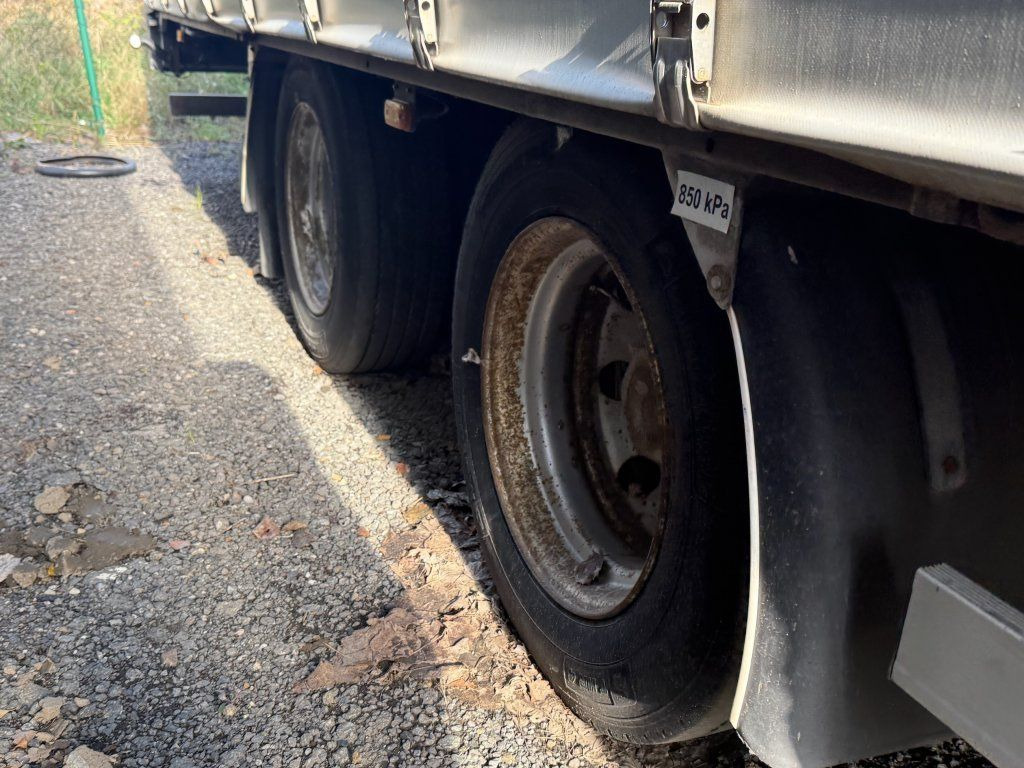 Agrikom - Aanhangwagen met huif: afbeelding 4 Agrikom - Aanhangwagen met huif: afbeelding 4