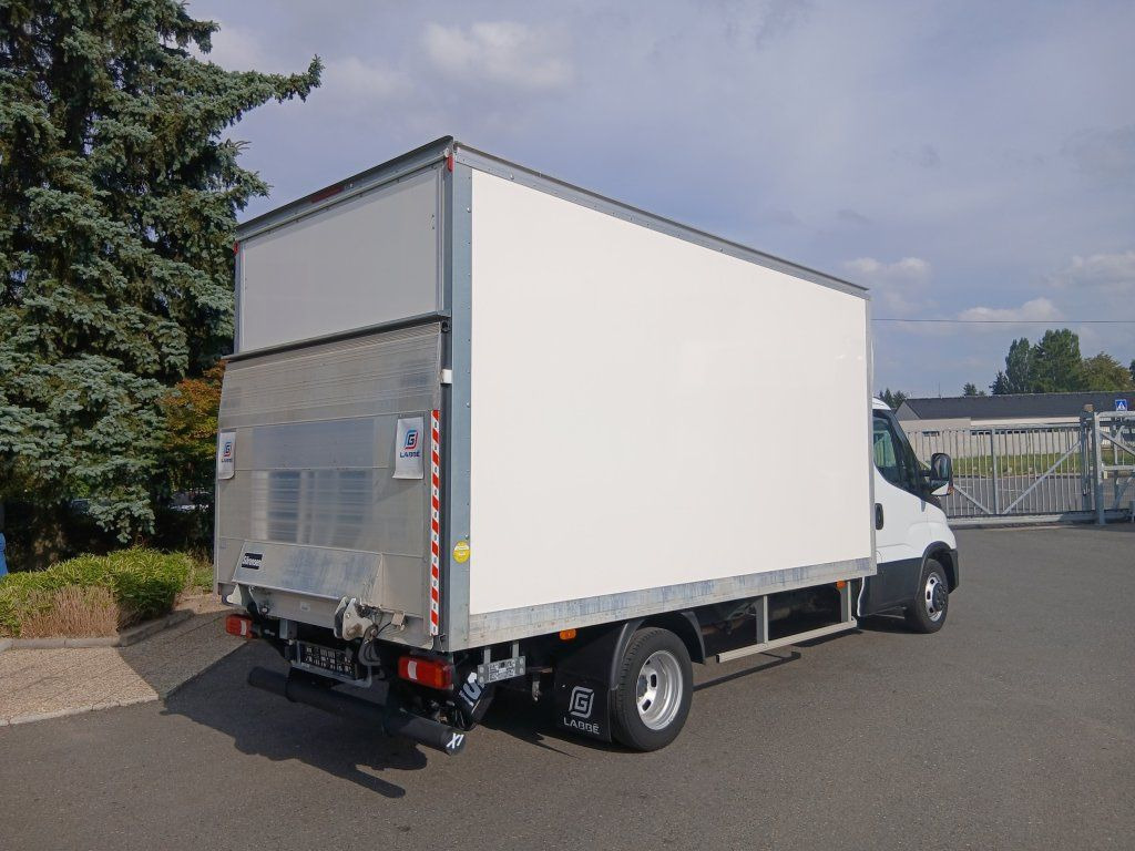Iveco 35C16 Daily 3,0l - Bestelwagen gesloten laadbak: afbeelding 4 Iveco 35C16 Daily 3,0l - Bestelwagen gesloten laadbak: afbeelding 4