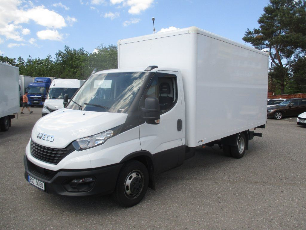 Iveco Daily 35C16 - Bestelwagen gesloten laadbak: afbeelding 1 Iveco Daily 35C16 - Bestelwagen gesloten laadbak: afbeelding 1