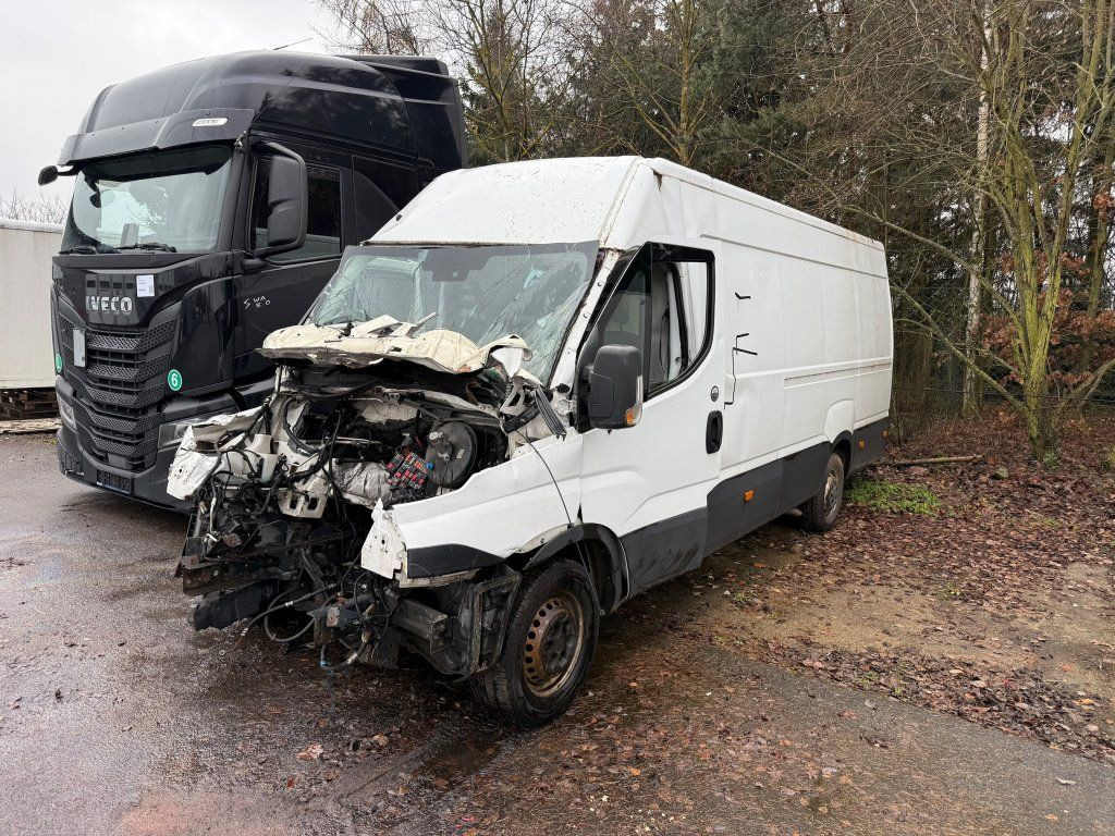 Iveco Daily 35S16 maxi Damaged - Gesloten bestelwagen: afbeelding 1 Iveco Daily 35S16 maxi Damaged - Gesloten bestelwagen: afbeelding 1