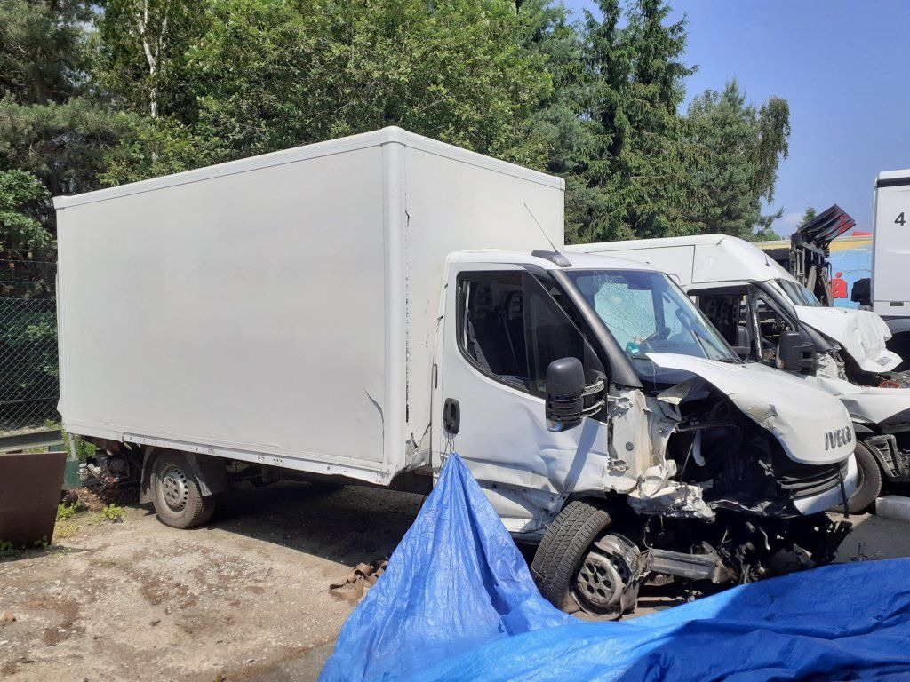 Iveco Daily 35S16 mit LBW DAMAGED - Bestelwagen gesloten laadbak: afbeelding 2 Iveco Daily 35S16 mit LBW DAMAGED - Bestelwagen gesloten laadbak: afbeelding 2
