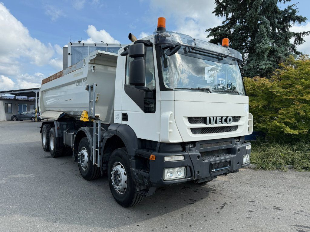 Iveco Trakker 410 S1 8x4 - Kipper vrachtwagen: afbeelding 2 Iveco Trakker 410 S1 8x4 - Kipper vrachtwagen: afbeelding 2