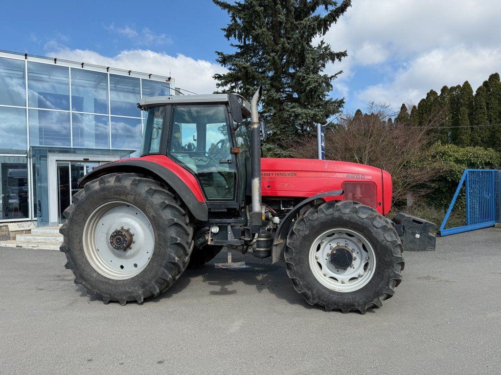 Massey Ferguson MF8260 - Tractor: afbeelding 3 Massey Ferguson MF8260 - Tractor: afbeelding 3