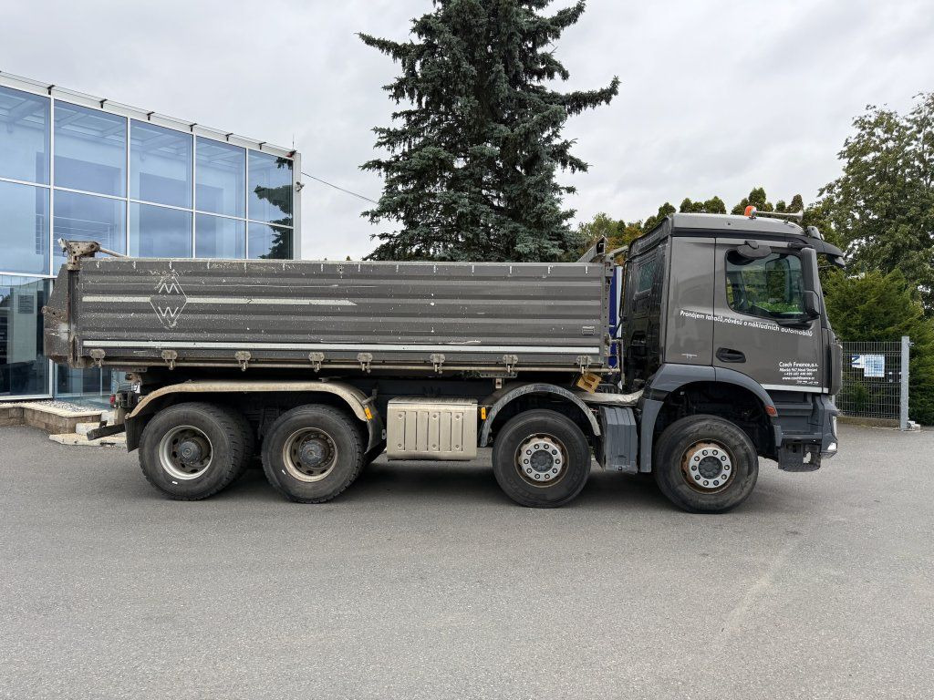 Kipper vrachtwagen Mercedes-Benz 3243 Arocs 8x4 S3 Euro 6: afbeelding 7
