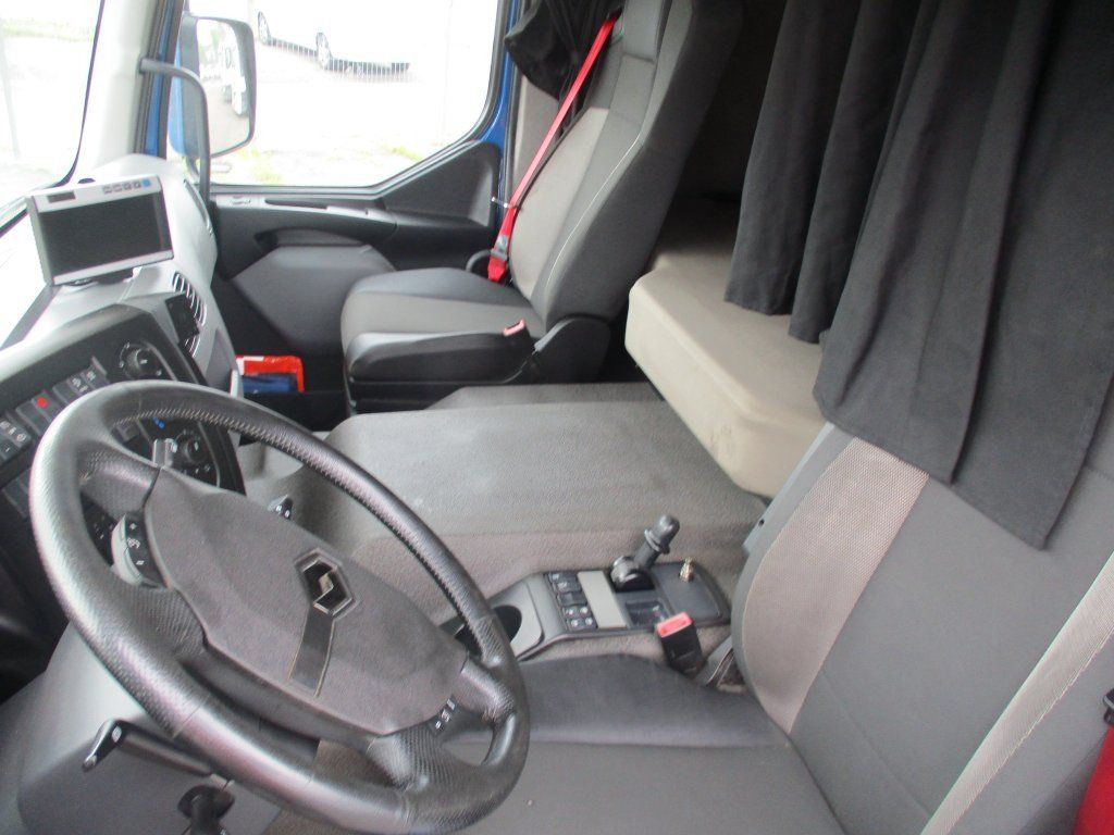 Renault D18, 320 - Bakwagen: afbeelding 4 Renault D18, 320 - Bakwagen: afbeelding 4