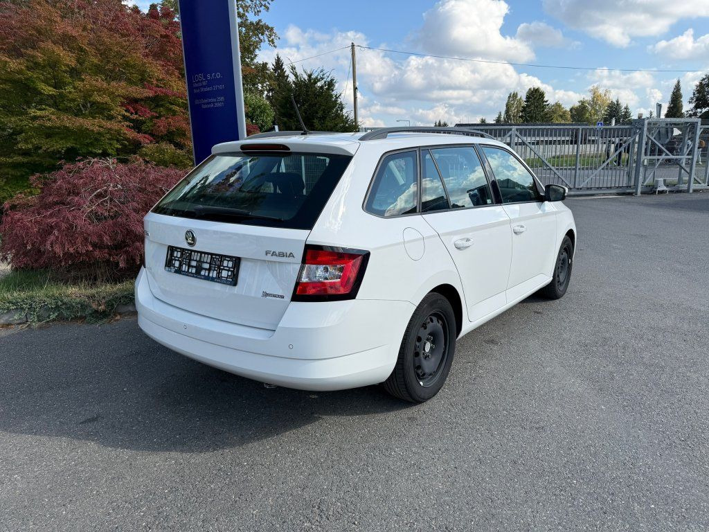 Skoda 1,4TDi kombi - Stationwagen: afbeelding 4 Skoda 1,4TDi kombi - Stationwagen: afbeelding 4