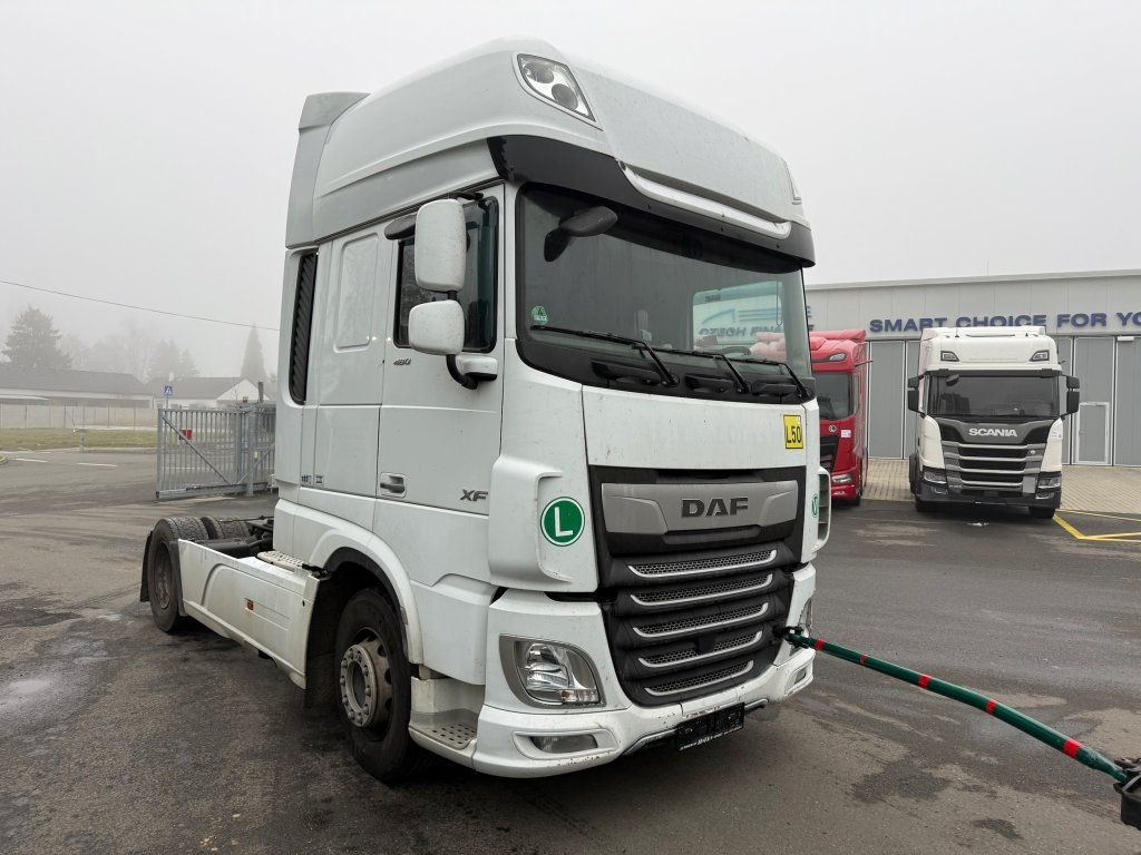 DAF XF480 SSC EURO 6 Undriveable - damaged engine - Trekker: afbeelding 2 DAF XF480 SSC EURO 6 Undriveable - damaged engine - Trekker: afbeelding 2