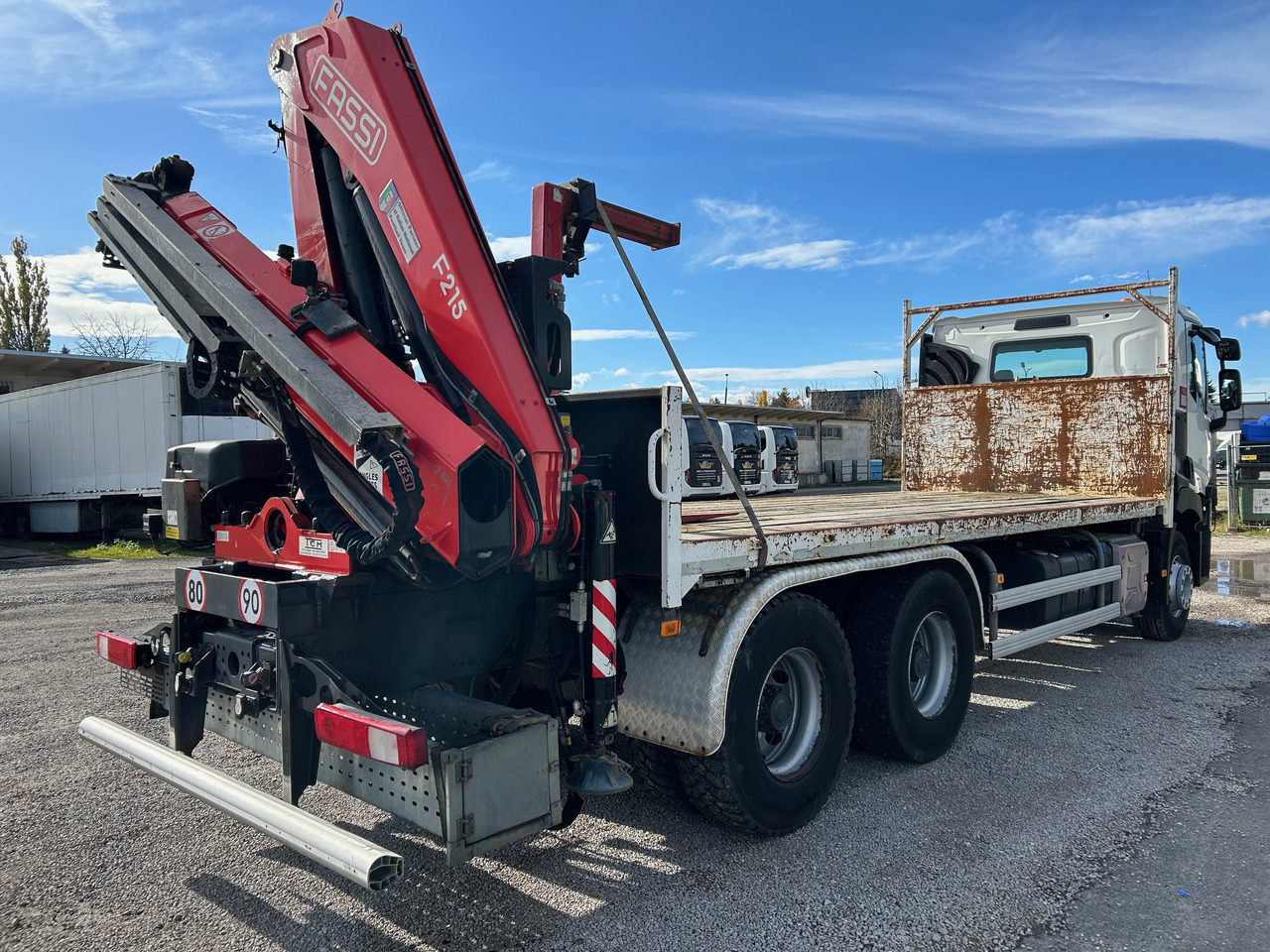 RENAULT C380 6X4 / FASSI F215A + REMOTE / ROTATOR - Kraanwagen: afbeelding 4 RENAULT C380 6X4 / FASSI F215A + REMOTE / ROTATOR - Kraanwagen: afbeelding 4