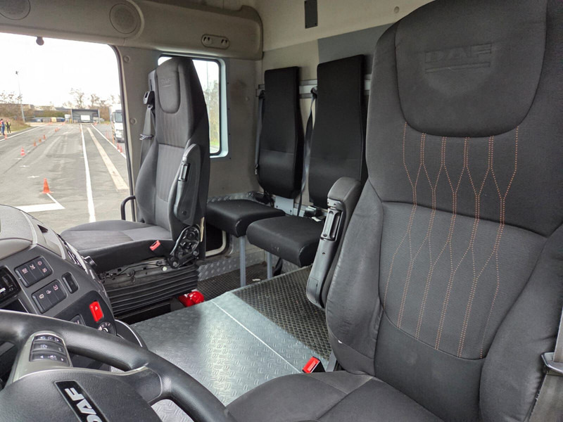 Schuifzeilen vrachtwagen DAF XF 450 - auto-école: afbeelding 8 Schuifzeilen vrachtwagen DAF XF 450 - auto-école: afbeelding 8