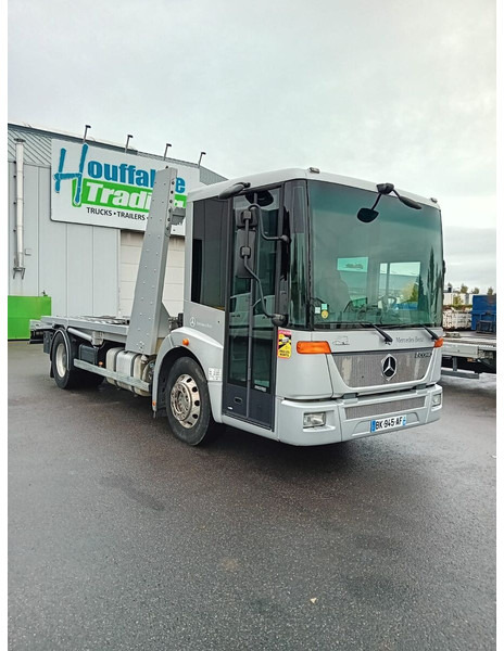 Mercedes-Benz Econic 1833 - Bergingsvoertuig: afbeelding 2 Mercedes-Benz Econic 1833 - Bergingsvoertuig: afbeelding 2