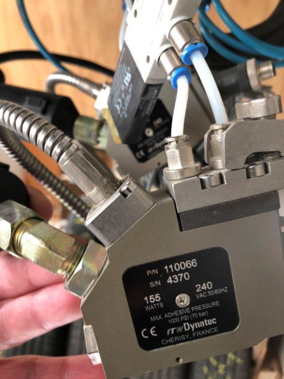 Drukmachine Dynatec Quattro Challenger glue melter with two application nozzles Dy 2002 control unit for 8 channels: afbeelding 6 Drukmachine Dynatec Quattro Challenger glue melter with two application nozzles Dy 2002 control unit for 8 channels: afbeelding 6