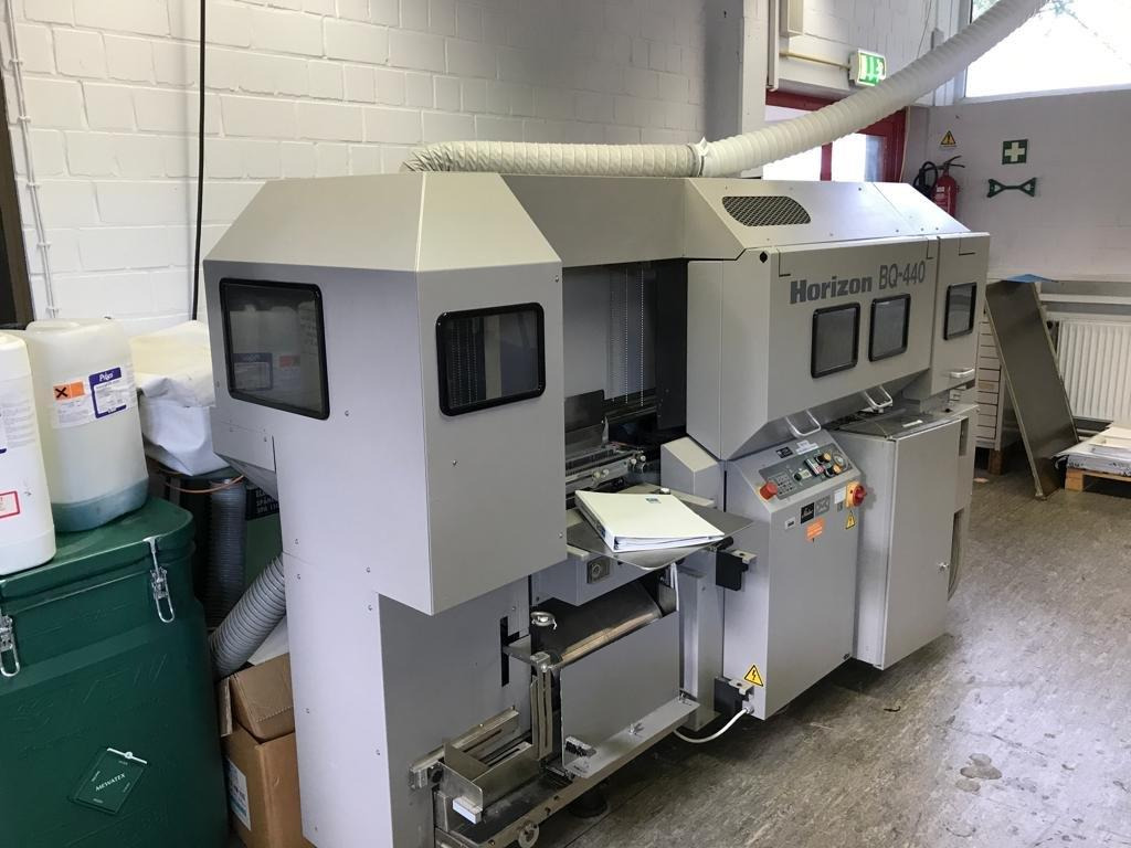 Four Clamp Perfect binder Horizon BQ 440 - Inbindmachine: afbeelding 1 Four Clamp Perfect binder Horizon BQ 440 - Inbindmachine: afbeelding 1