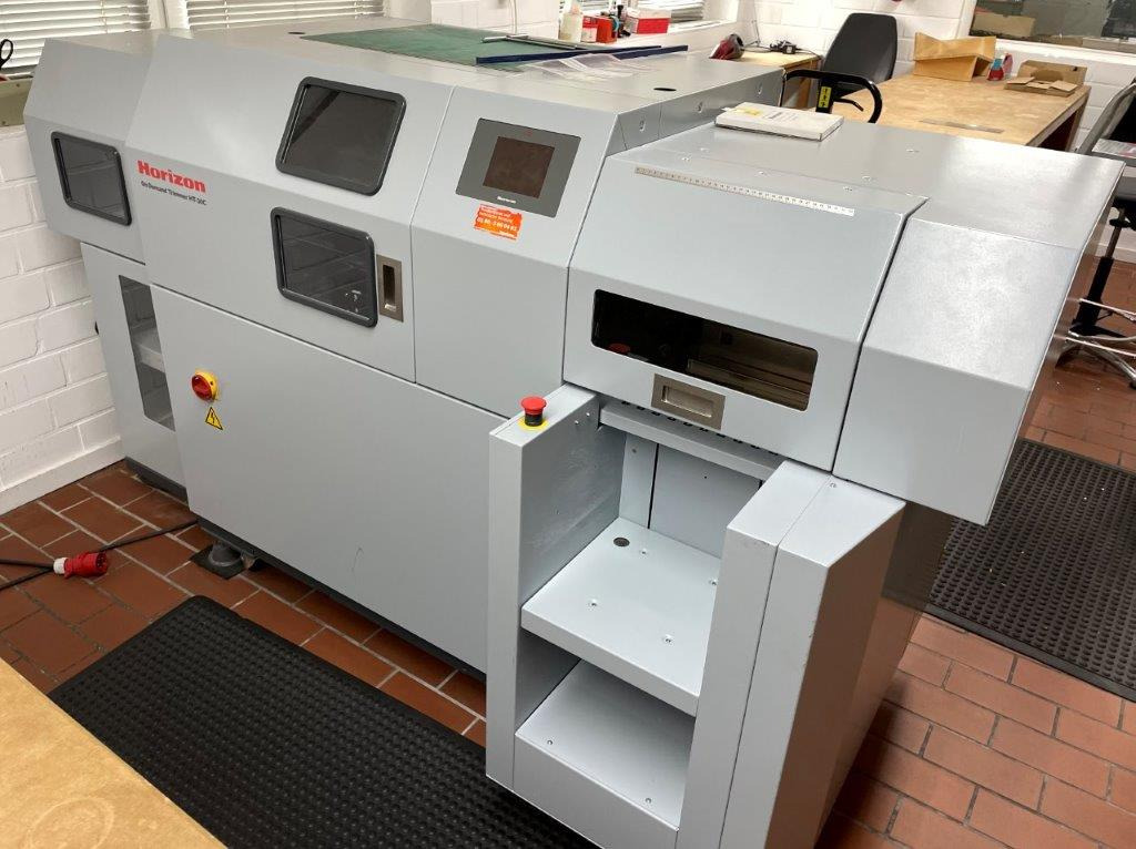 Horizon HT-30 C automatic rotary three-knife trimmer - Papiersnijmachine: afbeelding 1 Horizon HT-30 C automatic rotary three-knife trimmer - Papiersnijmachine: afbeelding 1
